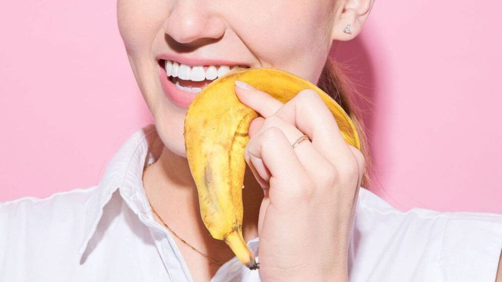 Image credit: https://springorchid.com
Banana Peel Rub for teeth
